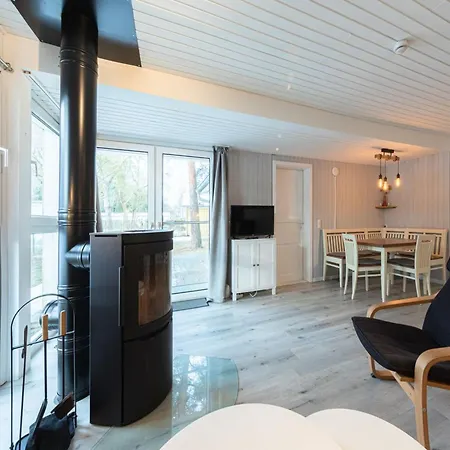 Doppelbungalow Mit Terrasse Im Mirow بيت للعطل