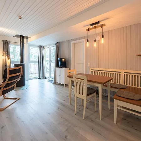 Doppelbungalow Mit Terrasse Im Mirow Granzow